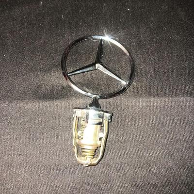 MERCEDES BENZ AUTOMOBILE EMBLEM