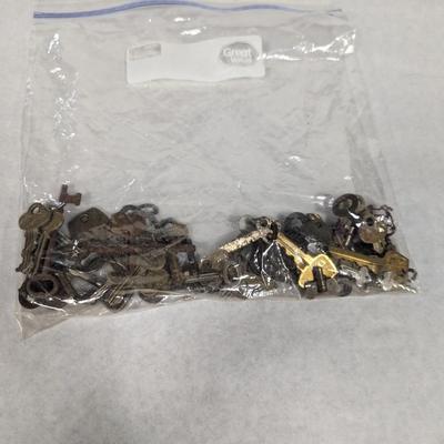 Assortment Of Vintage Keys