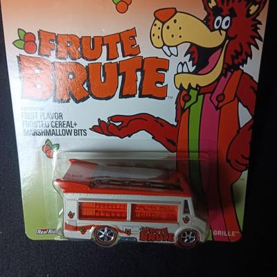 HOT WHEELS CRUELLA DE VIL AND FRUTE BRUTE SMOKIN' GRILLE