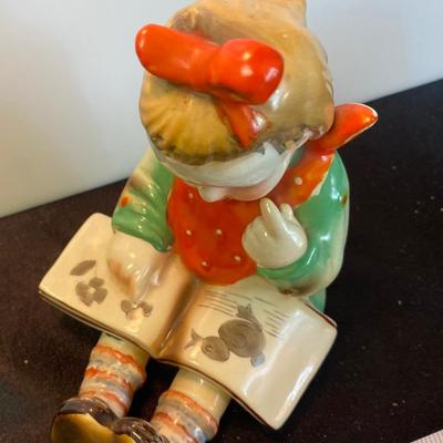Vintage Gold Castle Girl with Book