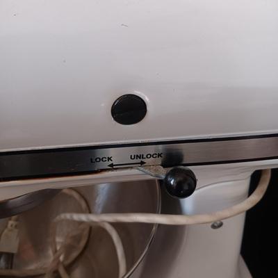 KITCHEN AID STAND MIXER, NO BEATERS