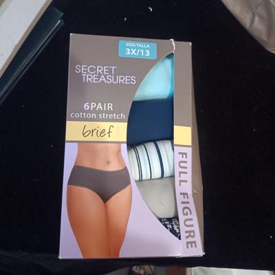 NEW NYLONS/PANTY HOSE AND PANTIES