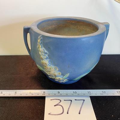 Vintage Roseville Fox Glove Planter