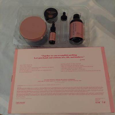 Gift Sets by MacKenzie Childs, Josie Moran and more Beauty Products (DR-BBL)