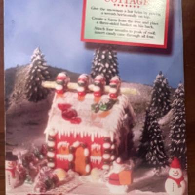 1995 Longaberger Gingerbread Country Cottage Mold