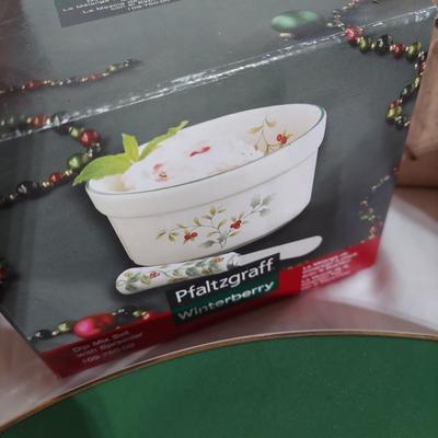 Lenox Holiday Serveware and More (B2-BBL)