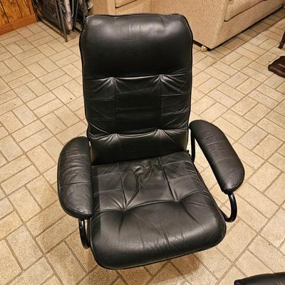 Faux Leather Stressless Style Chair & Ottoman (BDF-JS)