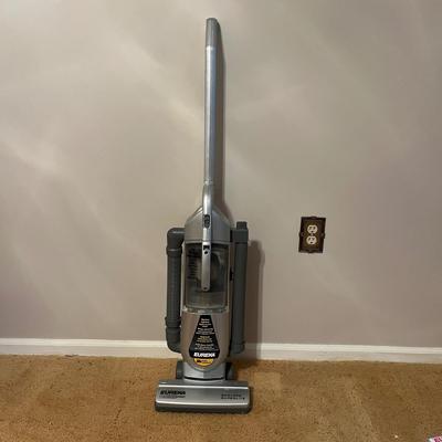 Eureka Bagless Superlite Vacuum (B4-MG)