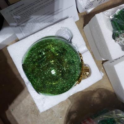 Light Up Glass Christmas Trees and More (B2-BBL)