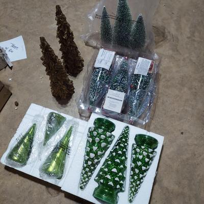 Light Up Glass Christmas Trees and More (B2-BBL)