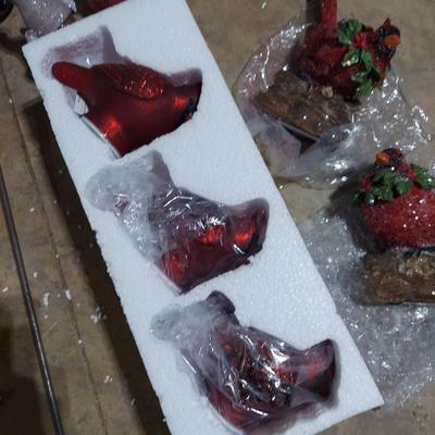 Holly Pattern Holiday Dishes and Cardinal Decor (B2-BBL)