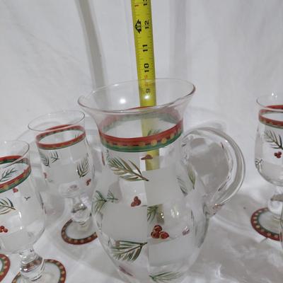 Holly Pattern Holiday Dishes and Cardinal Decor (B2-BBL)