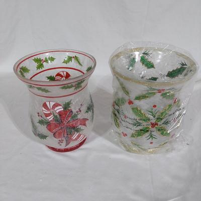 Holly Pattern Holiday Dishes and Cardinal Decor (B2-BBL)