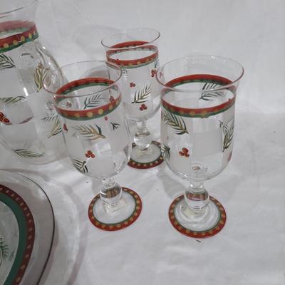 Holly Pattern Holiday Dishes and Cardinal Decor (B2-BBL)