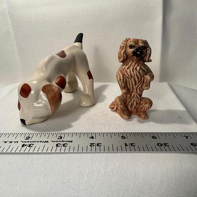 Lof 2 porcelain dogs