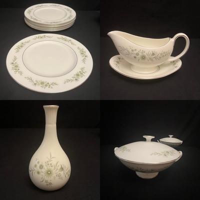 Wedgwood ‘Westbury’ Fine Bone China Set (DR-RG)