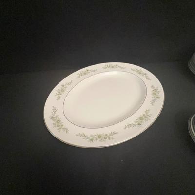 Wedgwood ‘Westbury’ Fine Bone China Set (DR-RG)