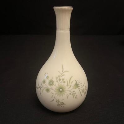 Wedgwood ‘Westbury’ Fine Bone China Set (DR-RG)