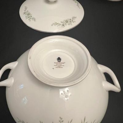 Wedgwood ‘Westbury’ Fine Bone China Set (DR-RG)
