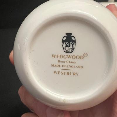 Wedgwood ‘Westbury’ Fine Bone China Set (DR-RG)