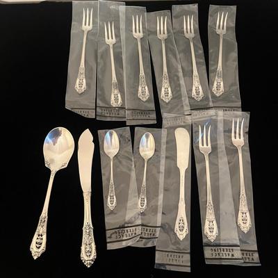 Wallace ‘Rose Point’ Sterling Flatware Set (B4-MG)