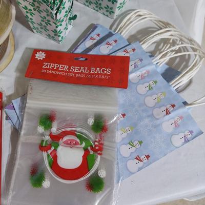 Christmas Holiday Gift Wrapping Supplies (B2-BBL)