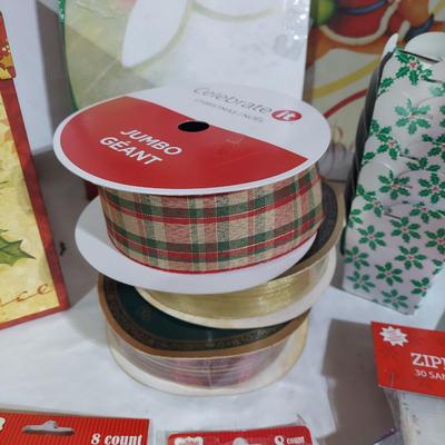 Christmas Holiday Gift Wrapping Supplies (B2-BBL)