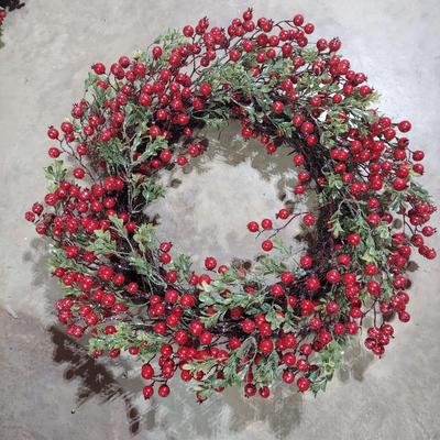 Winter/Holiday Wreaths and Storage Containers (B2-BBL)