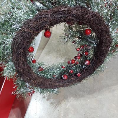 Winter/Holiday Wreaths and Storage Containers (B2-BBL)
