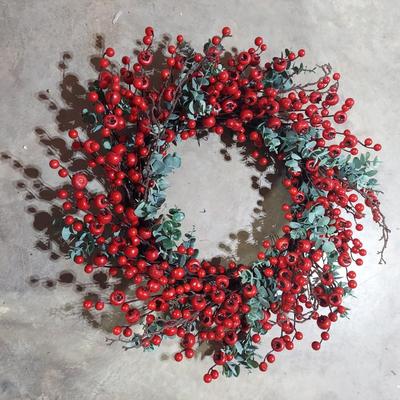 Winter/Holiday Wreaths and Storage Containers (B2-BBL)