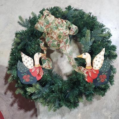 Winter/Holiday Wreaths and Storage Containers (B2-BBL)