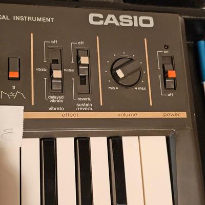 Pair of Casio Casiotone Electronic Musical Instruments (BDF-JS)