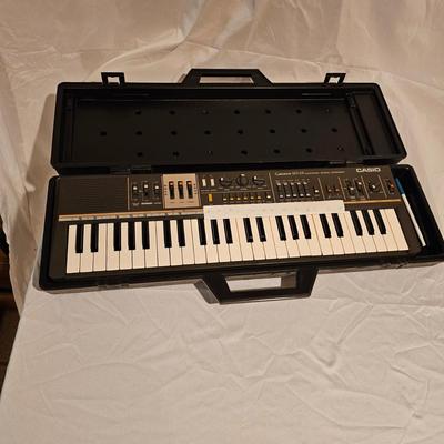 Pair of Casio Casiotone Electronic Musical Instruments (BDF-JS)