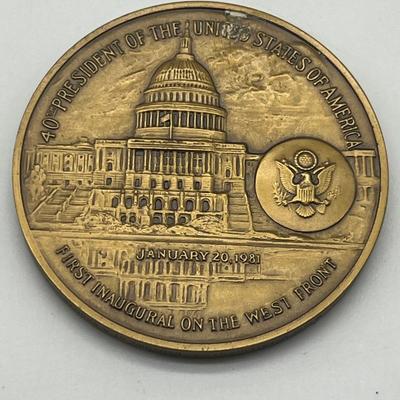 Ronald Reagan Inauguration Commemorative 1981 Coin Bronze & LIFE Book