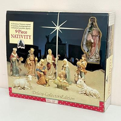 HOLIDAY CLASSICS ~ 9 Piece Deluxe Collectors Edition Porcelain Nativity Set