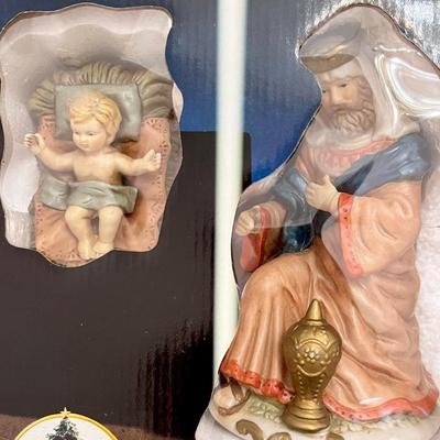 HOLIDAY CLASSICS ~ 9 Piece Deluxe Collectors Edition Porcelain Nativity Set