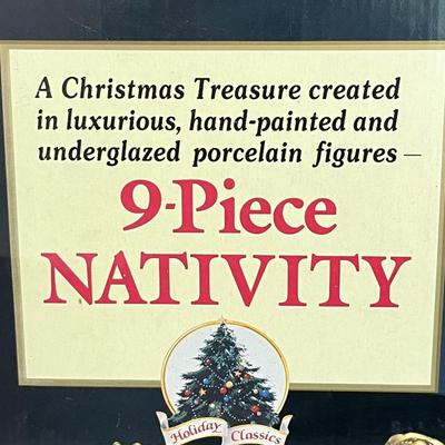 HOLIDAY CLASSICS ~ 9 Piece Deluxe Collectors Edition Porcelain Nativity Set