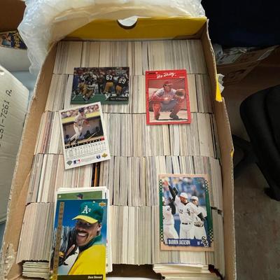 LARGE LOT OF TRADING CARDS, VARIETY OF SPORTS