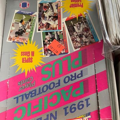 VARIETY OF SPORTS TRADING CARDS