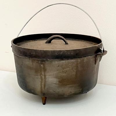 Vtg. Cast Iron Three (3) Legged Bean Pot