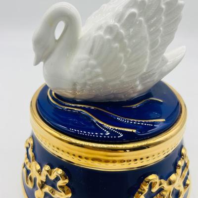 Vintage Teleflora Swan Jewelry Music Box