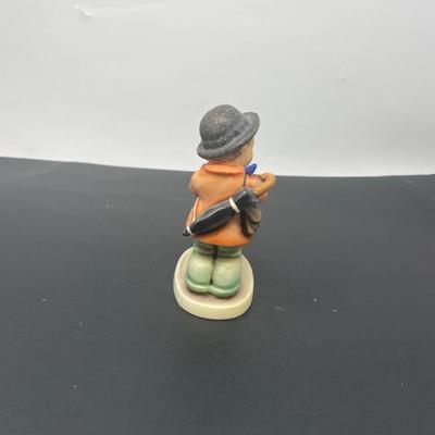Goebel Hummel Figurine "Puppy Love" #1