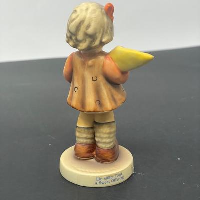 Hummel Figurine "A Sweet Offering" #549