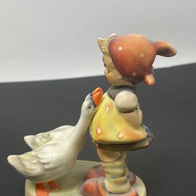 Vintage Goebel Hummel Figurine "Goose Girl" #473