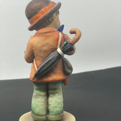 Vintage Hummel Figurine “Little Fiddler?? 2/0 #996