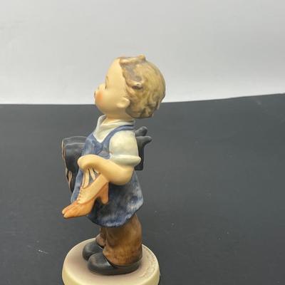 Goebel Hummel Figurine "Boots" 143/0
