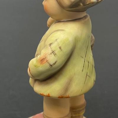 VINTAGE Goebel Hummel I BROUGHT YOU A GIFT Figurine Yr. 1967/ Hummel club