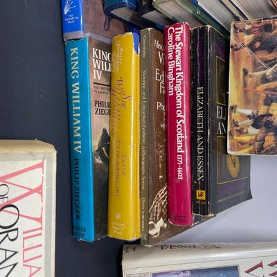 Collection 14 Books British Royalty
