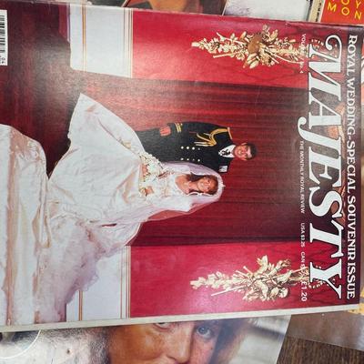 32 British Royal Family Magazine