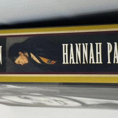 An Uncommon Woman, Hannah Pakula